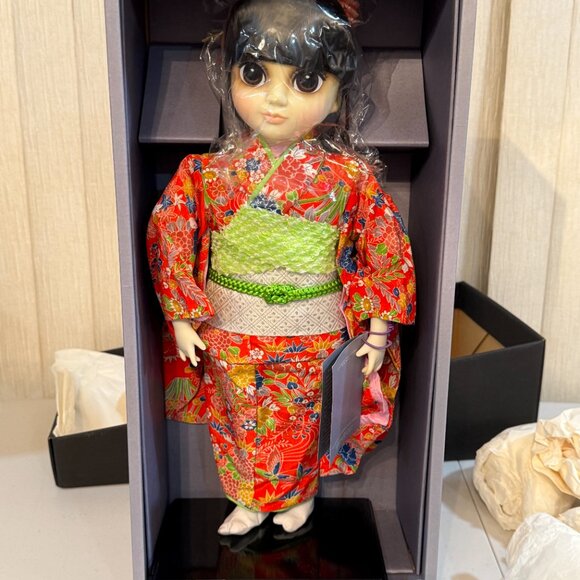 MARGARET KEANE International Big Eye Children "Yoko" Doll With Stand New in Box - Picture 1 of 16